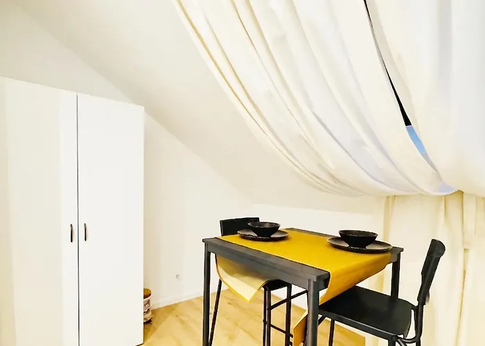 Daire Private In Shared 6br Aprt, With Shared Kitchen Near Center Viyana