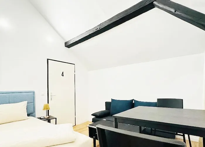 Daire Private In Shared 6br Aprt, With Shared Kitchen Near Center